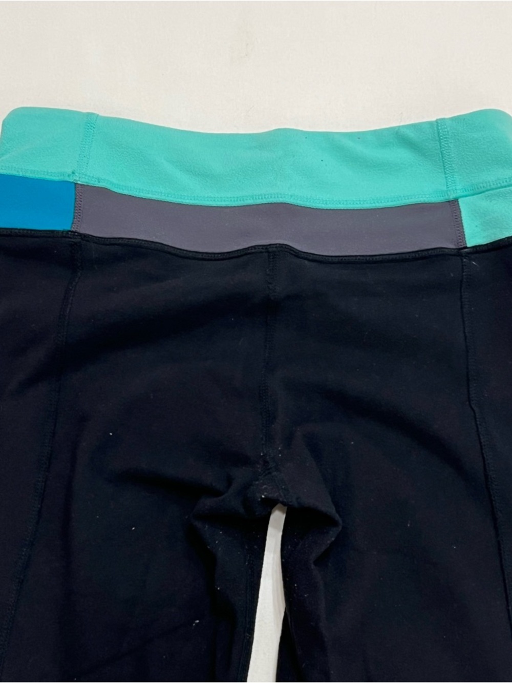 Lululemon Cropped Yoga Pants Capris Sz 2 Reversible  Yoga Pilates Balletcore Y2K - Picture 4 of 8